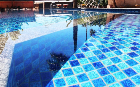 Swimming Pool di Sinar Sport Hotel