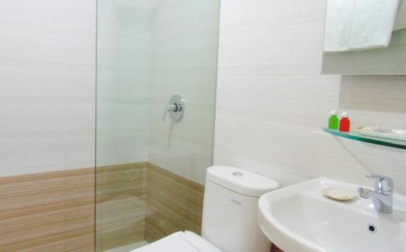 Bathroom di Smart Hotel Thamrin Jakarta