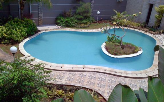 Swimming Pool di Sofyan Inn Altama Pandeglang