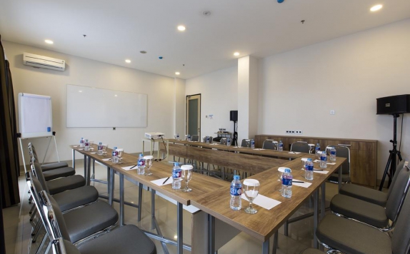 Meeting Room di Sparks Hotel Sukabumi
