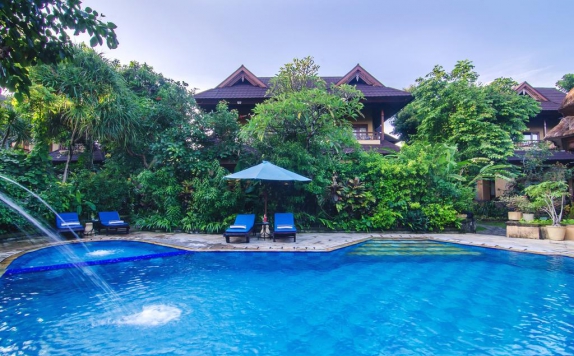 swiming pool di Sri Phala Resort and Villa