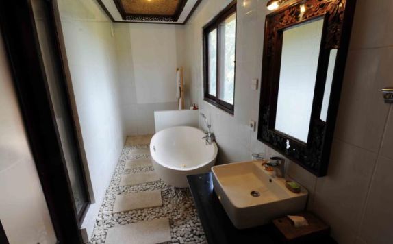 bathroom di Suly Resort & Spa