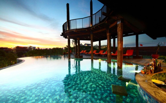 Swimming Pool di Sun Island Hotel & Spa Legian