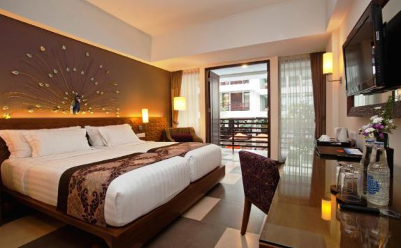 guest room twin bed di Sun Island Kuta