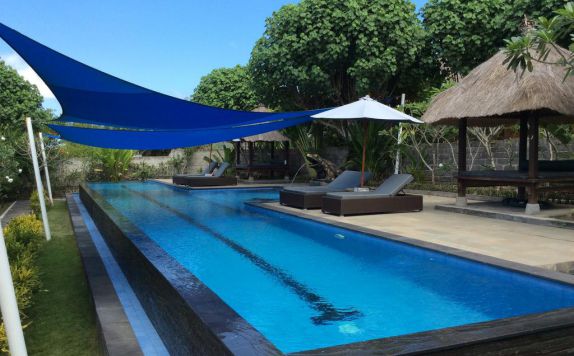 swiming pool di Sunset Villa & Cafe Lembongan
