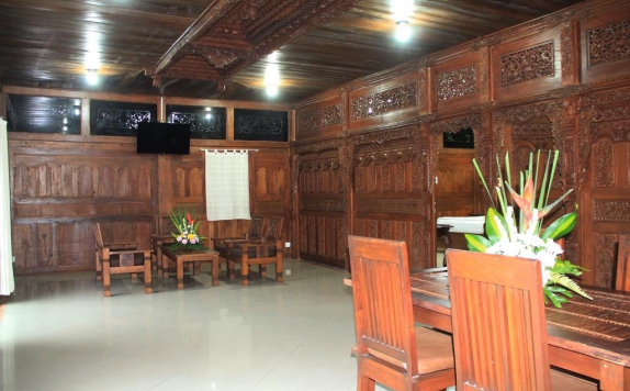 Interior di Suriwathi Beach Hotel