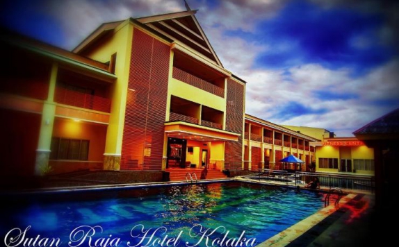 Outdoor Pool Hotel di Sutan Raja Hotel Kolaka
