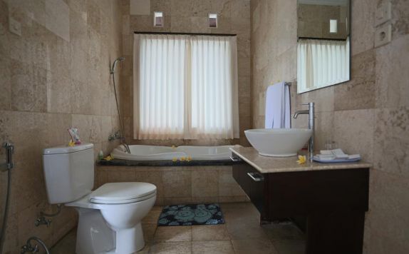 bathroom di Swan Keramas
