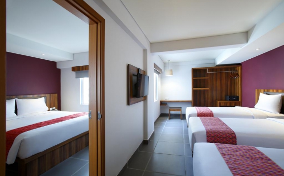 Tampilan Bedroom Hotel di Swiss-Belexpress Kuta, Legian