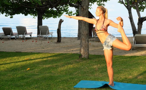 Yoga di Taman Sari Bali Resort & Spa