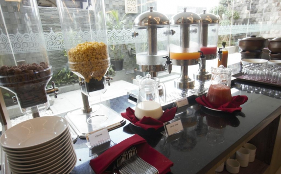 Food and beverages di TARA Hotel Yogyakarta