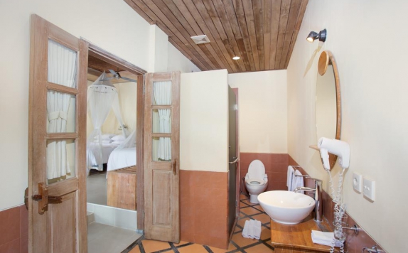 Tampilan Bathroom Hotel di Tegal Sari Ubud