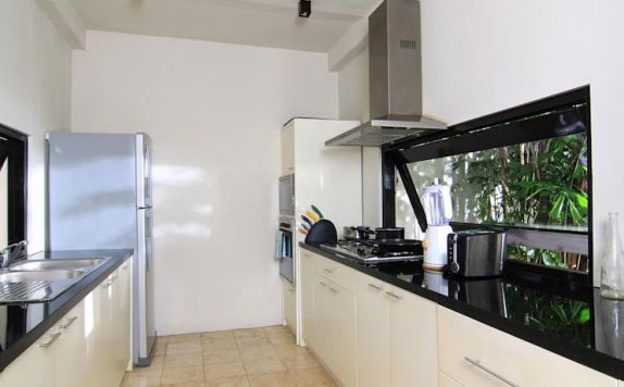 Kitchen Set Area di Temple Hill Residence