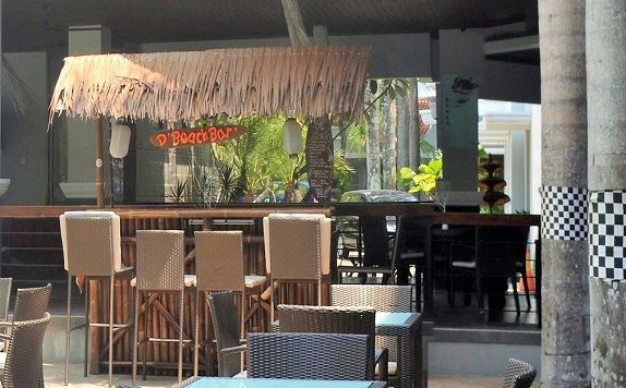 Cafe di The Acacia Hotel & Resort