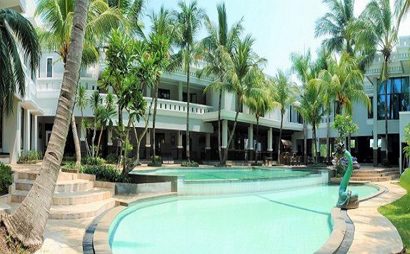 Swimming Pool di The Acacia Hotel & Resort