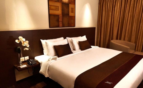 guest room di The Akmani Hotel