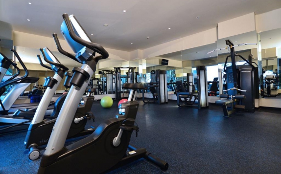 Gym di The Alana Hotel and Convention Center Solo