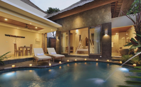 Outdoor Pool Hotel di The Alena Resort Ubud