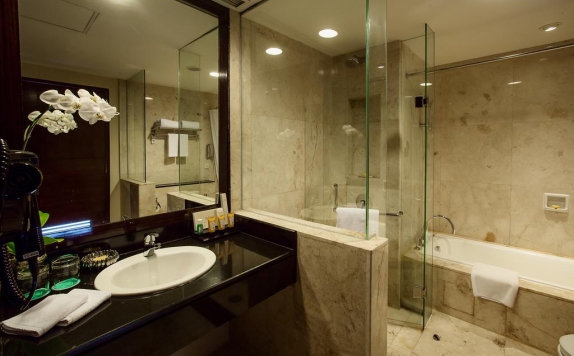 Bathroom di The Arista Hotel