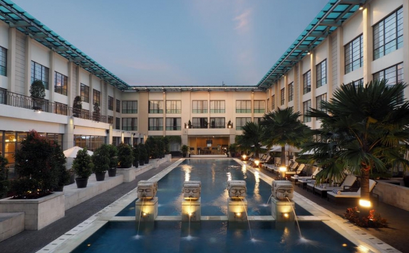 Swimming Pool di The Aryaduta Hotel Medan