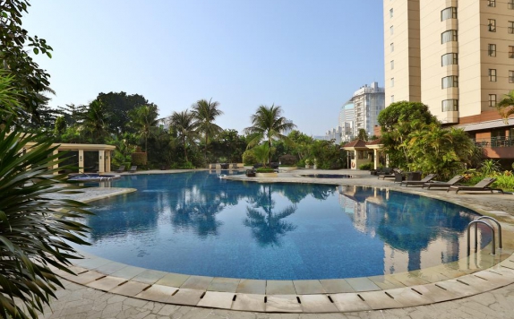 Swimming Pool di The Aryaduta Suites Hotel Semanggi