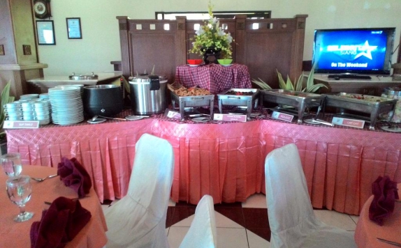 Food and Beverages di The Bandungan Hotel
