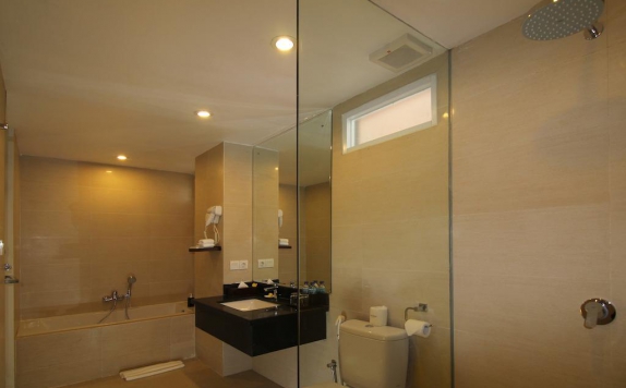 Tampilan Bathroom Hotel di The Bene