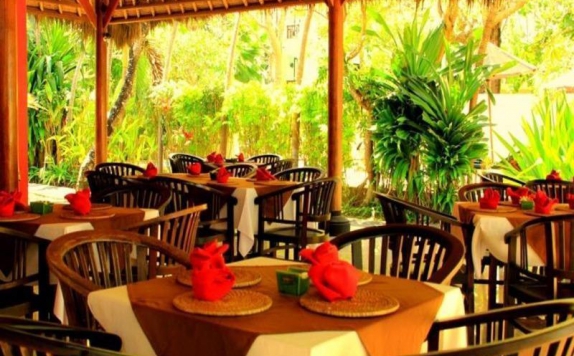 restaurant di The Benoa Beach Front Villas & Spa