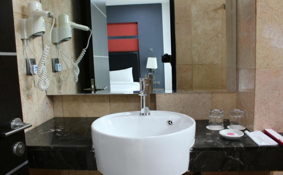Bathroom di The Centro Hotel and Residence