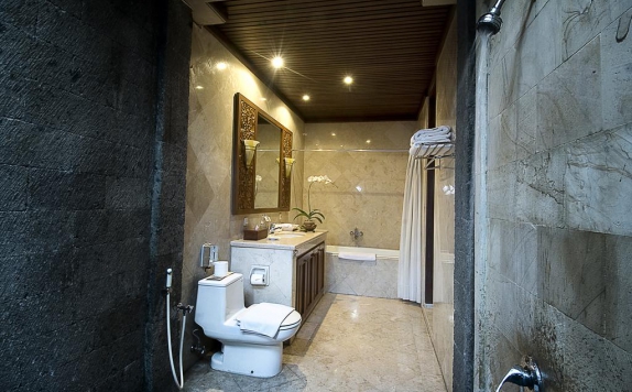 Tampilan Bathroom Hotel di The Citta Luxury Residence