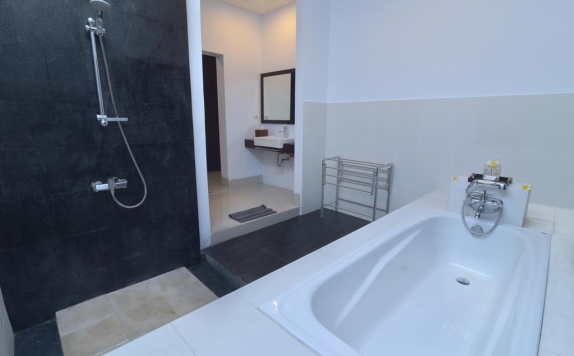 Bathroom di The Cory Villa Ubud