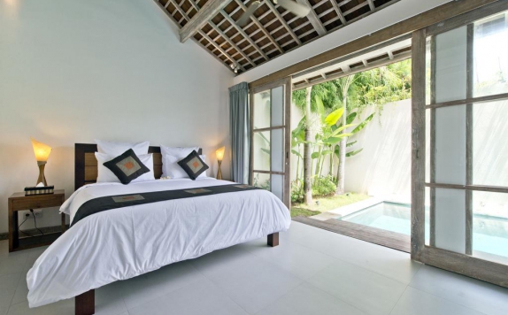 Tampilan Bedroom Hotel di The Decks Bali