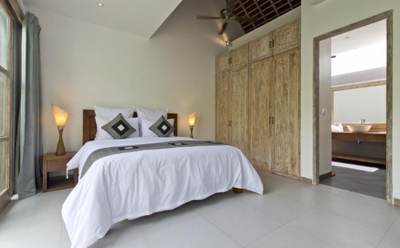 Tampilan Bedroom Hotel di The Decks Bali