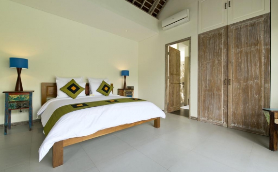 Tampilan Bedroom Hotel di The Decks Bali