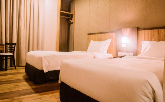 Tampilan Bedroom Hotel di The Golden Bay Hotel