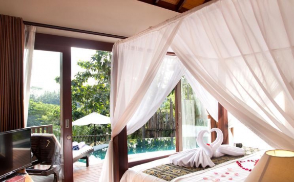 Kamar tidur di The Grand Bakas Villa