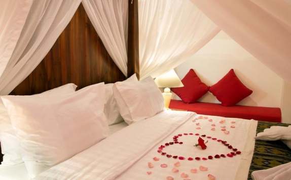 Kamar tidur di The Grand Bakas Villa