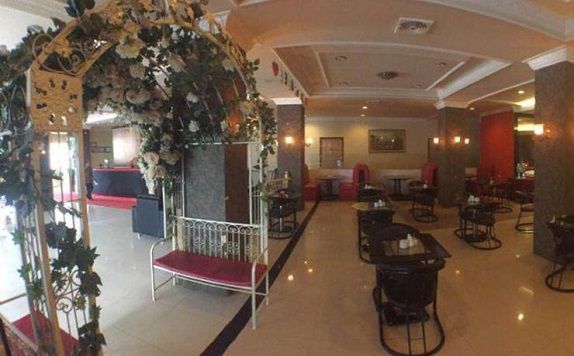 Lobby di The Hotel Samarinda