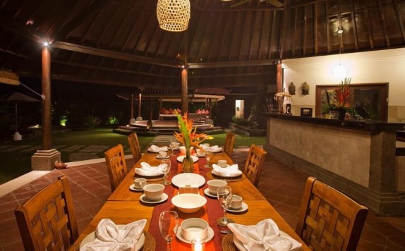 restaurant di The Junno Villa by Nagisa Bali