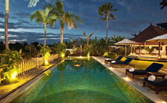 Swimming Pool di The Junno Villa by Nagisa Bali