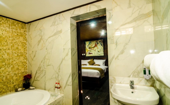 Tampilan Bathroom Hotel di The Kawan Jimbaran