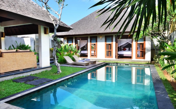 Swimming Pool di The Khayangan Dreams Villa Umalas