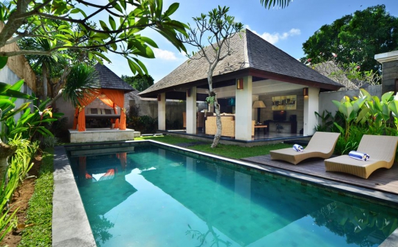 Swimming Pool di The Khayangan Dreams Villa Umalas
