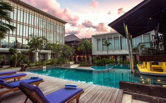 Swimming Pool di The Lerina Hotel Nusa Dua Bali
