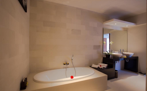 Bathroom di The Light Exclusive Villas & Spa