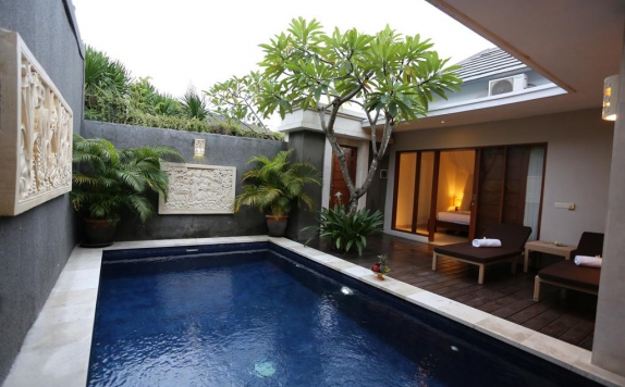 Swimming Pool di The Light Exclusive Villas & Spa