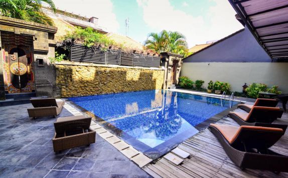 swimming pool di The Losari Hotel Kuta