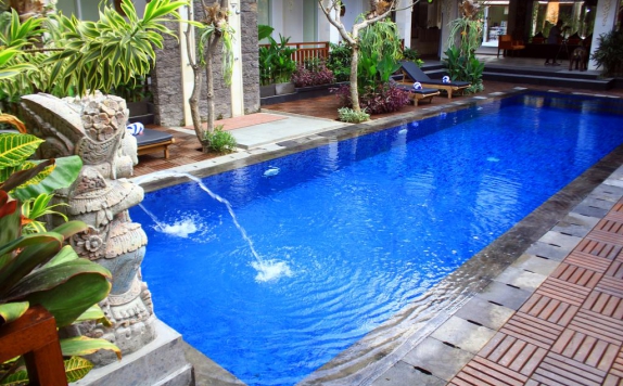 Swimming Pool di The Nyaman Bali
