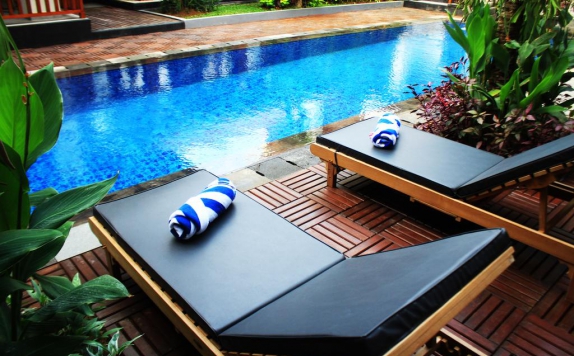 Swimming Pool di The Nyaman Bali
