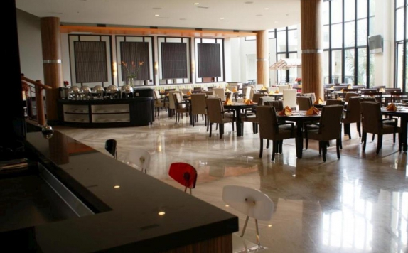 Restaurant di The Oxalis Regency Hotel